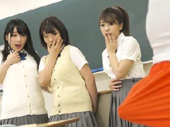 クラスメイトの黒人の巨根とヤッてみたい女子校生たちに中出し
