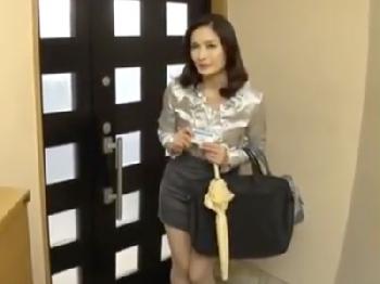 よくわからない理論を展開してくる生保レディを膣射交尾!!