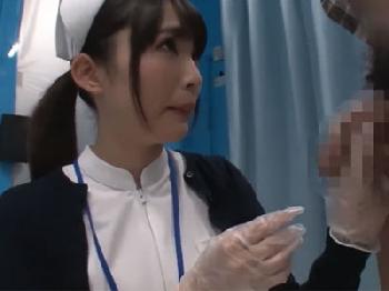 清楚に見えて真正淫らな痴女ナースの逆正常位で精液が勢いよく噴射