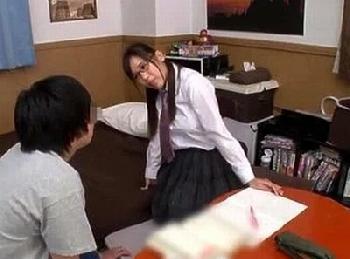 頭はバカだけどアッチは凄い急にできた義兄と性行為する巨乳妹