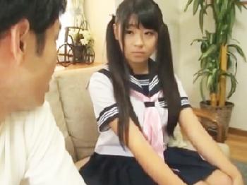 義理の父と義兄に連続子宮へ直接射精される童顔女子校生の中出し3P