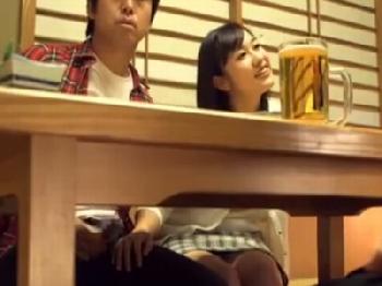 肉棒を触って色仕掛けしてくる色情狂娘に遠慮なく巨根をぶち込む!!