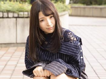 清潔感が漂う美肌のスレンダー美少女と真っ昼間から熱を帯びた情熱的なSEX!!