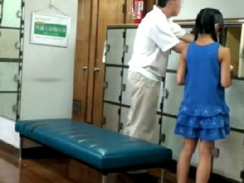 まだ毛も生えてないJ●ミニ系童顔が男湯で死ぬほどピストン食らった一部始終