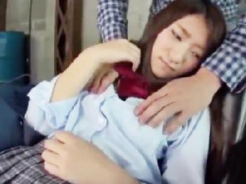 施術中ムラっときた痴女マッサージ師が巨乳→即本番中出し!!