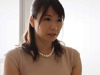 清楚な美貌の人妻がお仕置き調教挿入で拘束され→女陰へ直射精