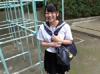 援交なんて全くしてなそうなJ〇→初体験のハメ撮りに興奮しながら中年男とディープキスSEX