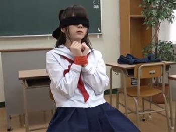 童顔の制服美少女がプニマンを遠慮なくズコられて絶頂→生女陰へ直射精で着床