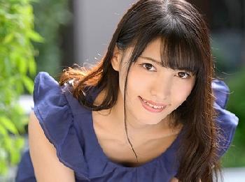 川□春奈似の美形美少女が初体験のオメコ内射精