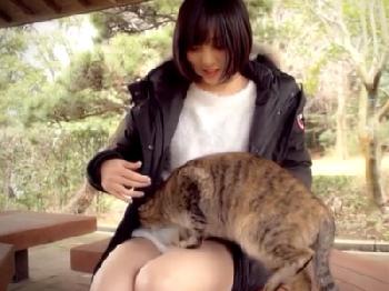 猫が大好きなショートヘア美少女がムラっとくる→ホテルで密度の濃いハメ撮り
