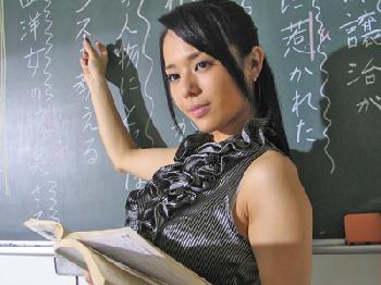SEX現場をストーカー生徒に盗撮される女教師