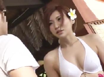 海の家で働く美乳ギャルを冷血な婦女暴行犯がロックオン→中出し完了!!