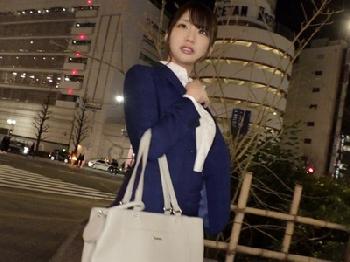 新宿駅で捕まえた人材派遣会社で働く25歳OL!!日頃のストレスを発散させる顔面発射性交