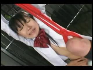 バスの車内で男を魅惑的に誘い手コキで逆痴漢するボイン痴女