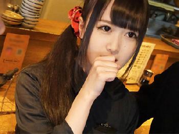 居酒屋の看板娘を報酬で釣って店内で強引に性暴行して顔面射精