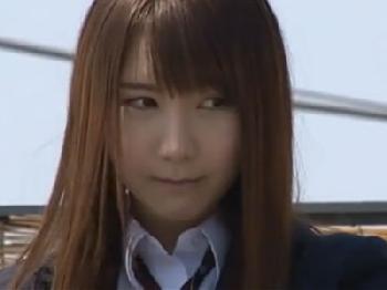 制服姿の美少女女子校生がお天道様の元でいきり勃ったペニスを一心不乱にフェラチオ