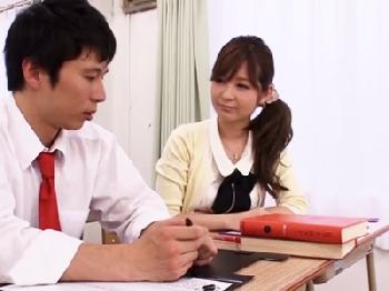 DKのひたむきな想いに心打たれてペニスを受け入れるとても綺麗な女性教師