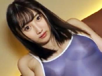 いやらしく透けている極薄スクール水着姿のボイン女子大生にゴムなし肉棒ぶち込み勝手に膣内射精で射精!!