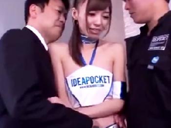 お偉いさんに性接待を迫られてパワハラ凌辱に屈したレースクイーン