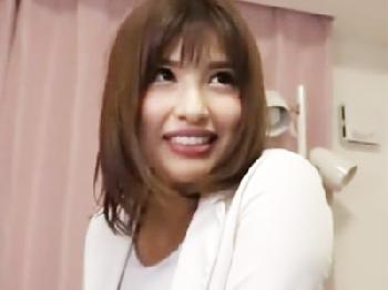 後輩にすっぴんを可愛いと言われて乙女モードに突入してヤッる女性会社員W