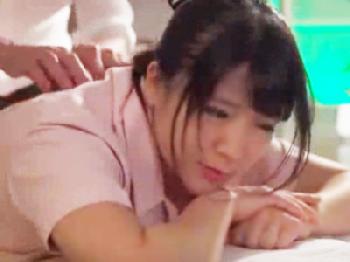 ムチッとした官能的な肉体の巨乳人妻がきわどいマッサージで性的暴行膣内射精される