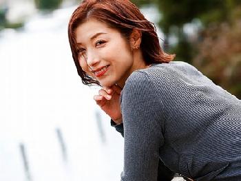 昼寝中の妹へ婦女暴行→ニーソックスに精液ぶっかけ!