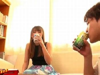 友人の彼女がうちに転がり込んできた!!酔って愚痴を聞いたところで背徳の寝取られSEX