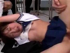 先生との禁断の恋がバレてしまい…それをネタに脅され男子たちの性奴隷にされるセーラー服女子校生