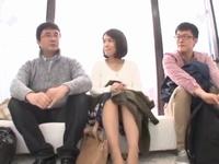 息子のペニスを膣中に受け入れる人妻W