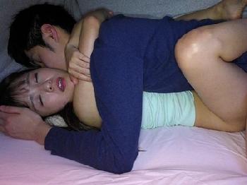 溺愛していた妹が隣の布団でだいしゅきホールド種付け