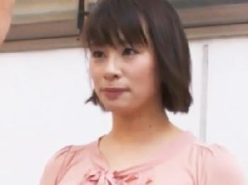 爆乳人妻が引っ越したマンションで偶然再開した元カレと燃え上がり肉体関係にW