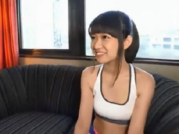 童顔娘が他人棒であっけなく寝取られ絶頂