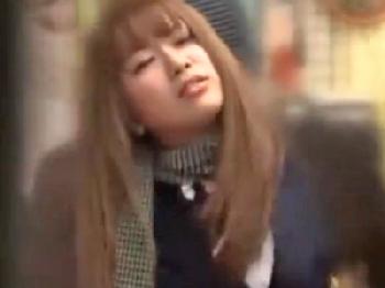 万引き働いた女子校生はバレたら性的暴行されても文句言えません