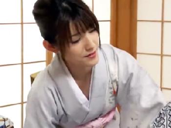 義父の介護中に襲われて否応なしにオメコ内で直接発射される和服の美麗人妻