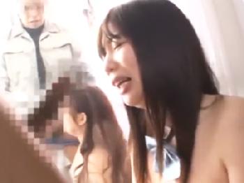 泣き叫ぶ母娘がしゃぶらされ女陰内へ射精される冷酷無慈悲なワイセツ映像!!