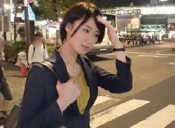 こんな綺麗な顔して性的行為への欲求が溜まってますよね？26歳素人生保レディをナンパ→ラーメン食べ歩きでストレス溜めてた美女が...