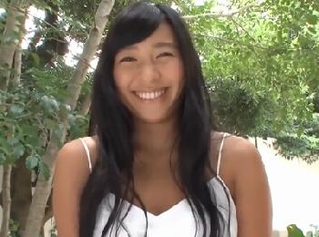 ビリギャルたちが蔑む淫語とパンチラで挑発→手コキ3P