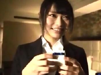 可愛さと色気が交じり合った猫目のお姉さんと親密な性行為でスペルマ孕ませ射精