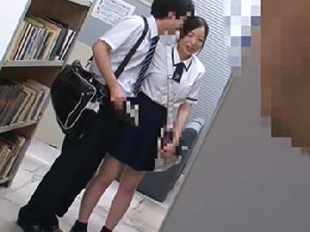 図書館で乳繰り合うカップルを発見→男と離れた所を狙い肉棒を突き刺し強姦