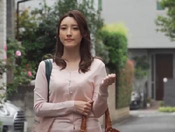 とても綺麗で清楚な見た目とは裏腹に…性的行為への欲求が溜まり切ったマダムが発散寝取られ