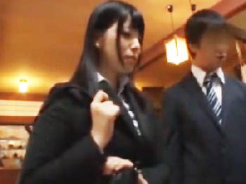 気になっていた部下と出張先の旅館で相部屋になり流れでコンドーム非装着の膣内射精交尾開始W