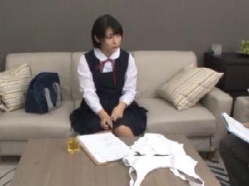 ピュアな黒髪ショートヘア女子校生が一心不乱に擦り付けるマンズリで精液抜き