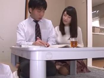 訪問販売員の若ペニスを巨乳で誘って挿入する背徳人妻