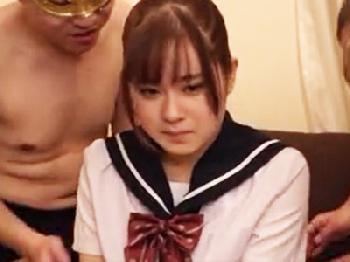 中出し輪姦倶楽部で入会した美少女女子校生が中年男性の中出し便器にW