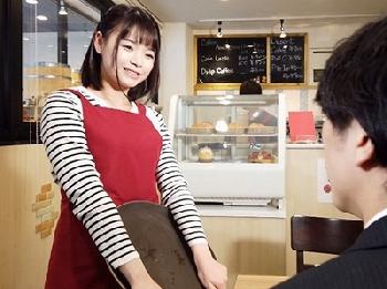 顔が見えなくなるくらいの精子を顔面で受け止めてくれる