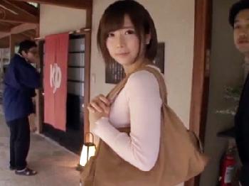 巨乳人妻・紗倉まなが家族旅行で温泉→性的欲望を煽られた義理の父親に媚薬盛られ近親タブー性交SEX