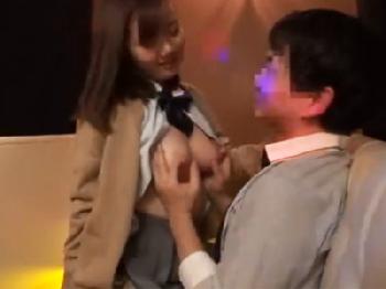 違法店で働いている事の口止めとしてお客さんから股間の穴に直接射精される美少女女子校生