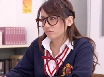 超キュートな眼鏡生徒会長が隠れ巨乳と気づいて興奮し学校性交