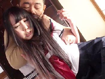 中年男の部屋に現れた女子校生が調教される性行為映像