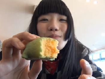 前髪パッツン、メロンパンをおいしく頬張ってるミニ系童顔美少女と挿入し放題な温泉旅行